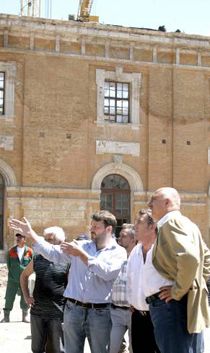 Ющенко, как всегда, работал на 'Мистецькому Арсеналі' (5 фото)