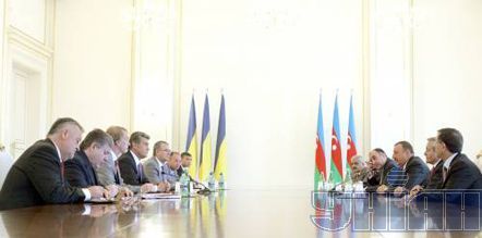 Виктор Ющенко и Ильхам Алиев (4 фото)