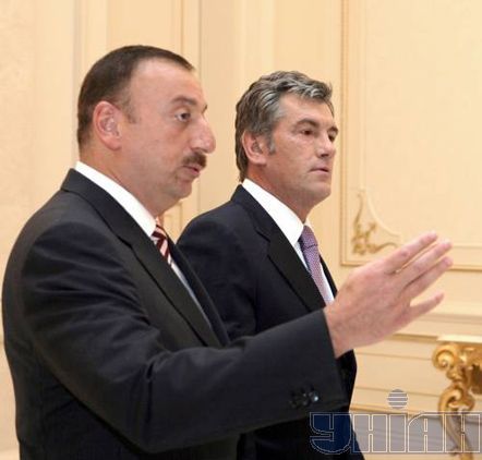 Виктор Ющенко и Ильхам Алиев (4 фото)