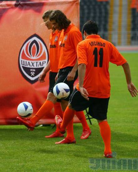 Нова форма команди 'Шахтар' буде оранжевою і білою (фото)