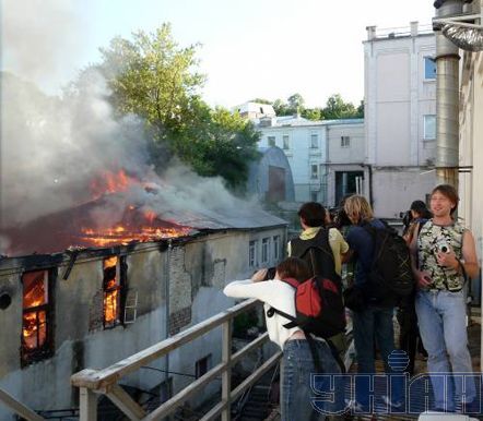 Пожар на складах швейной фабрике “Юность” (фоторепортаж)