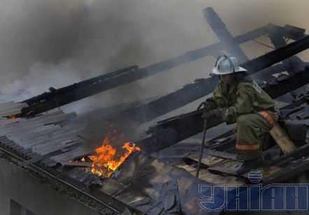 Пожар на складах швейной фабрике “Юность” (фоторепортаж)