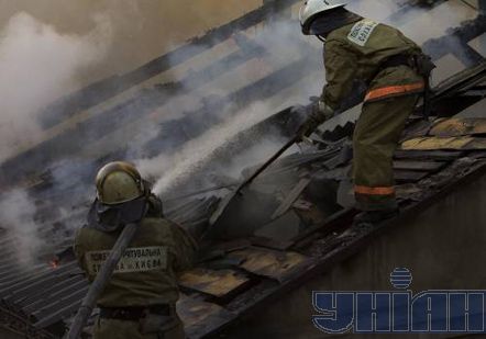 Пожар на складах швейной фабрике “Юность” (фоторепортаж)