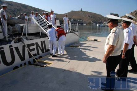 Турецькі кораблі ввійшли до Севастополя (фоторепортаж)