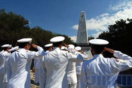 Турецькі кораблі ввійшли до Севастополя (фоторепортаж)