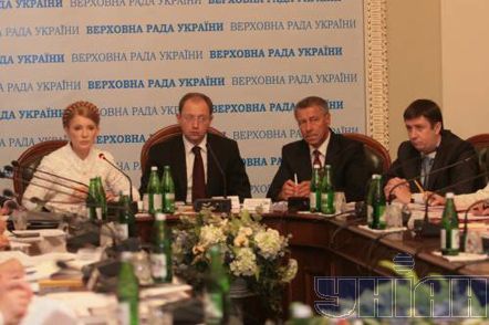 Тимошенко, Яценюк та обидва Кириленки на Раді коаліції (фото)