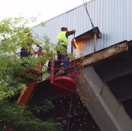 «Мостобуд» начал реконструкцию НСК «Олимпийский» (фото)