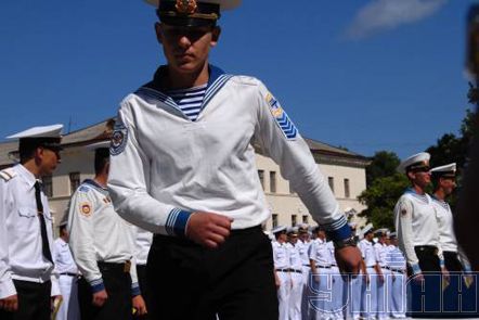 Выпуск лейтенантов в Военно-морском институте (фото)