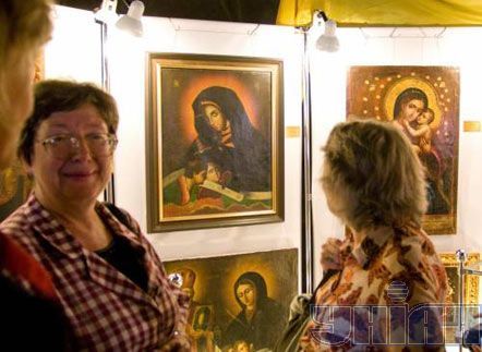 На Хортиці відкрилася унікальна виставка ікон (10 фото)