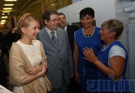 Тимошенко обещает позаботиться о легкой промышленности (фоторепортаж)