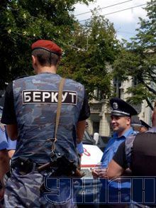 Кернеса взяли у 'швидкій' і повезли в Київ на допит (додані фото)