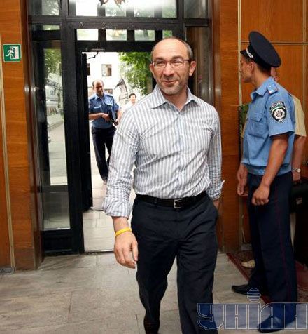 Кернеса допитують у МВС (фоторепортаж)