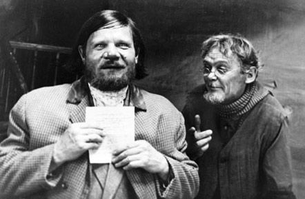 Отец Фёдор. В роли Коробейникова - Леонид Гайдай