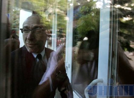 Геннадий Кернес прибыл на допрос в МВД (фото)