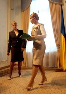 Тимошенко рассказывает журналистам про табак и пиво (фото)