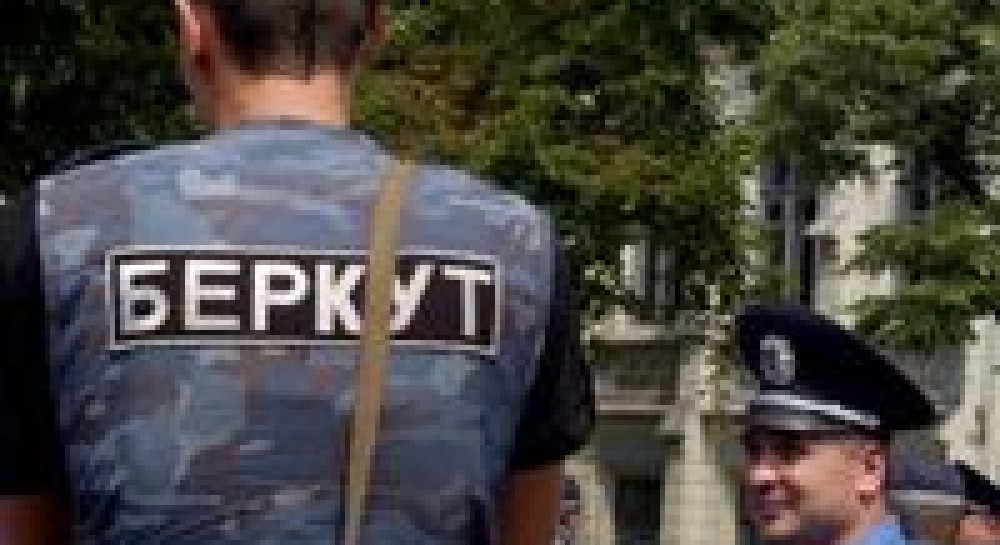 Кернеса взяли у ”швидкій” і повезли в Київ на допит (фоторепортаж)