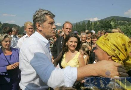 Ющенко побував у зоні лиха на Прикарпатті (фоторепортаж)