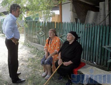 Ющенко побував у зоні лиха на Прикарпатті (фоторепортаж)