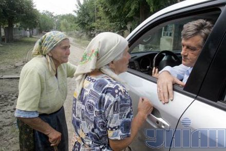 Ющенко побував у зоні лиха на Прикарпатті (фоторепортаж)