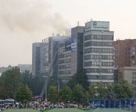 Пожежа висотки в Дніпропетровську (фото)