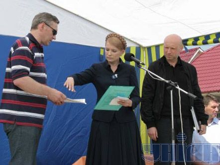 Тимошенко і Турчинов у селах Буковини та на Калинівському ринку (фото)