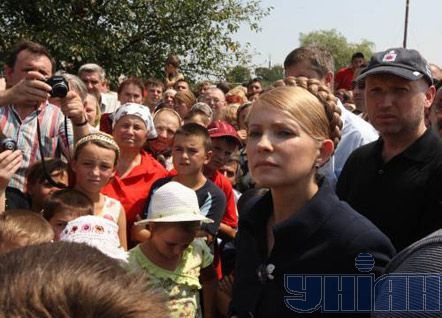 Тимошенко і Турчинов у селах Буковини та на Калинівському ринку (фото)