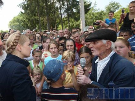 Тимошенко і Турчинов у селах Буковини та на Калинівському ринку (фото)
