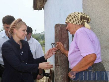 Тимошенко і Турчинов у селах Буковини та на Калинівському ринку (фото)