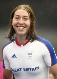 Николь Кук (Великобритания)