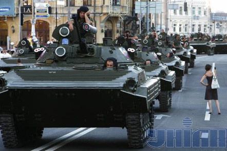 Танки вышли на Крещатик (фото)