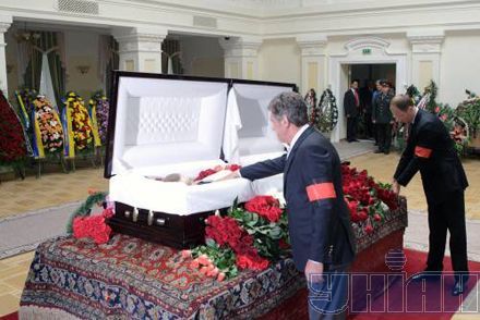 В Киеве попрощались с Михаилом Сиротой (фоторепортаж)