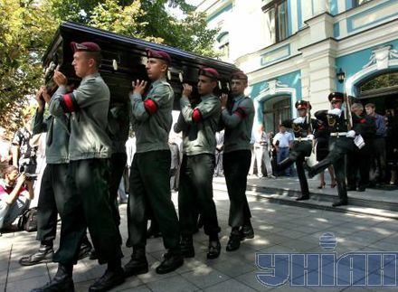 В Киеве попрощались с Михаилом Сиротой (фоторепортаж)
