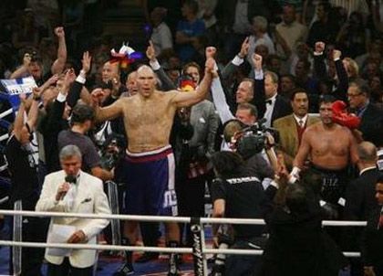 Николаю Валуеву присудили титул чемпиона мира (добавлены фото)