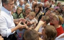 Ющенко будет ездить в районы бедствия три раза в месяц