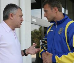 Ігор Суркіс і Андрій Шевченко під час тренування на базі в Конча-Заспі. 2 вересня