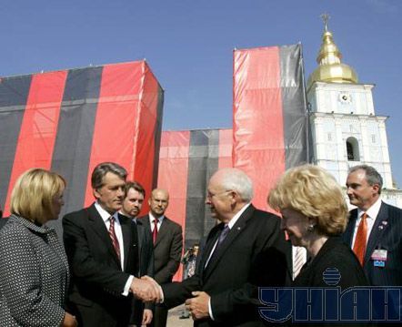 Ющенко, Тимошенко і Річард Чейні (фоторепортаж)