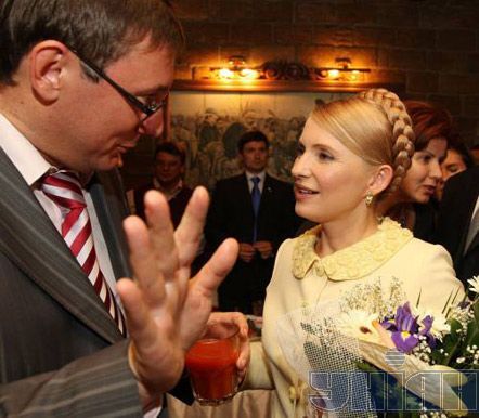 Політеліта і просто журналісти на 5-річчі 5-го каналу (фоторепортаж)