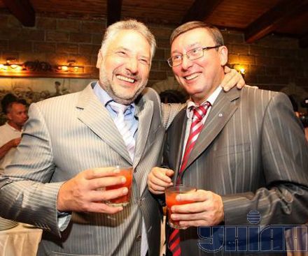 Політеліта і просто журналісти на 5-річчі 5-го каналу (фоторепортаж)