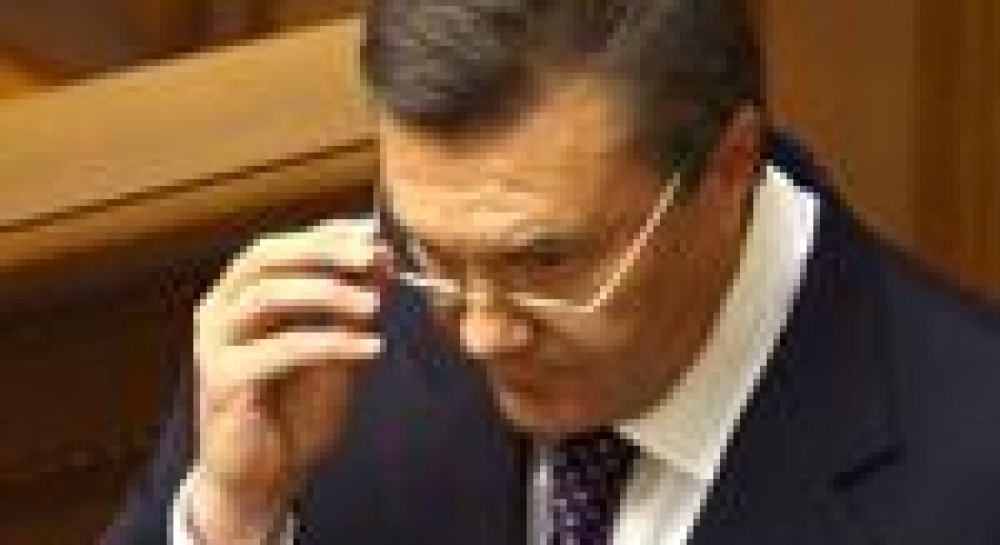 Віхи тижня: пряники Тимошенко, катапультування Яценюка, «жертовність» Януковича