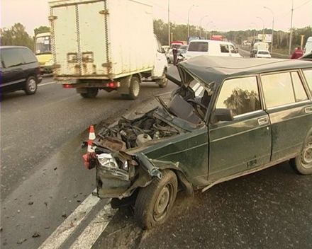 У Києві зіткнулися чотири автомобілі (фото)