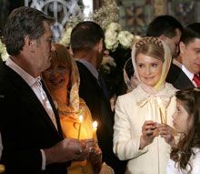 Как это было: Президент и премьер на Пасхальном богослужении во Владимирском кафедральном Соборе. Ночь с 26 на 27 апреля 2008 г