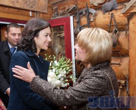 'Девушка Джеймса Бонда' на даче украинского Президента (фото)