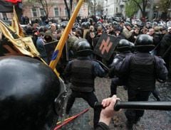 Милиция не пропускает на Крещатик участников ”альтернативного марша” за признание УПА, 18 октября 2008 г.