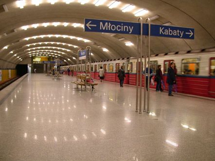 В Варшаве открылась первая линия метро