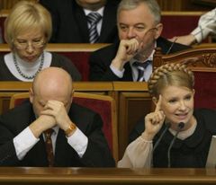Александр Турчинов и Юлия Тимошенко во время пленарного заседания. Киев, 29 октября