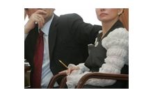 А вождям в костюмах от Бриони и Луи Виттона стоит примерить одежонку попроще...