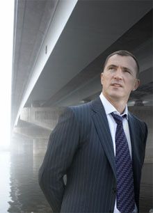 Интервью об испытаниях на прочность моста на входе в гавань В.Продивус, как и положено мостростроителю, давал под мостом