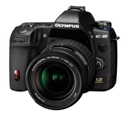 Olympus випустила цифрову дзеркалку з поворотним екраном