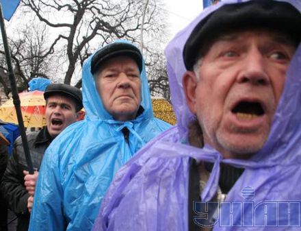Селяни взяли в облогу Львівську обласну раду (фото)