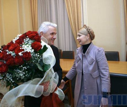 Юлія Тимошенко прийшла привітати Володимира Литвина (фото) 